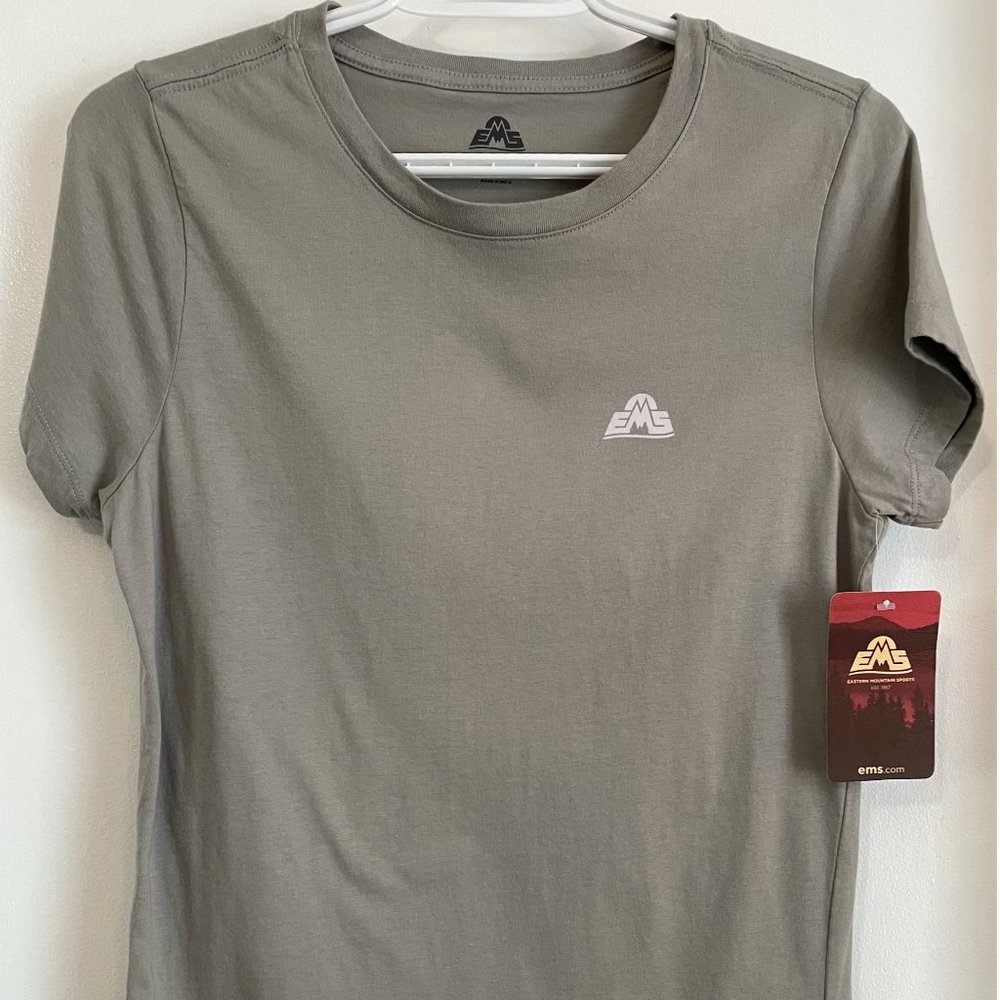 Eastern Mountain Sports T-shit Gray Women's Medium NWT
